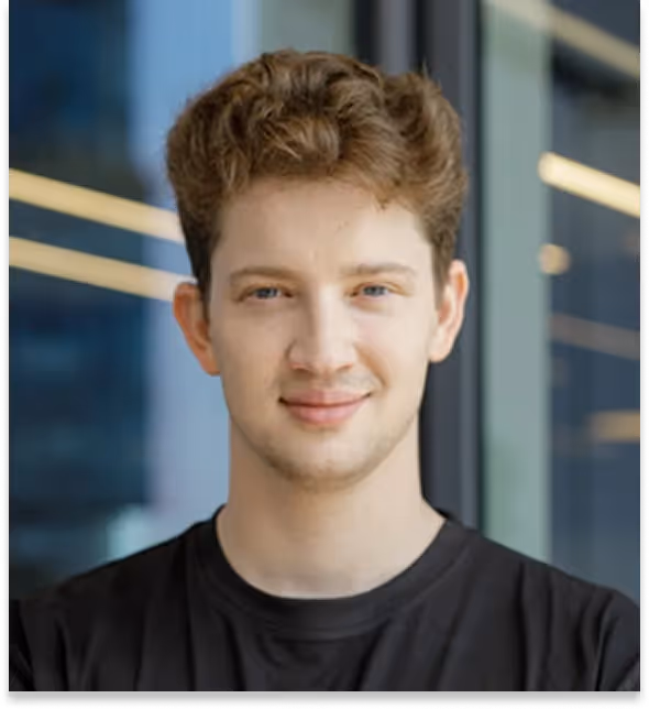 Headshot of Alon Yariv