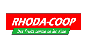 Logo RHODA-COOP sur fond rouge avec slogan 'Des Fruits comme on les Aime' sur fond vert.
