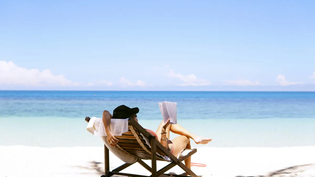 Entspannt in die Ferien: 10 Tipps gegen Workload-Stress vor dem Urlaub