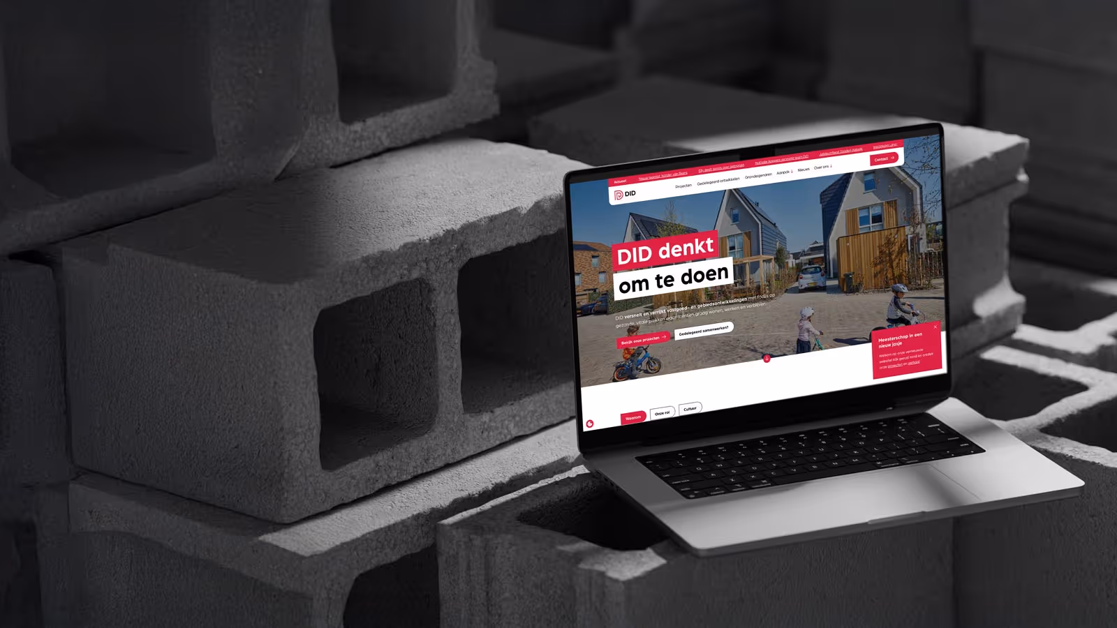 Nieuwe website in laptop mockup