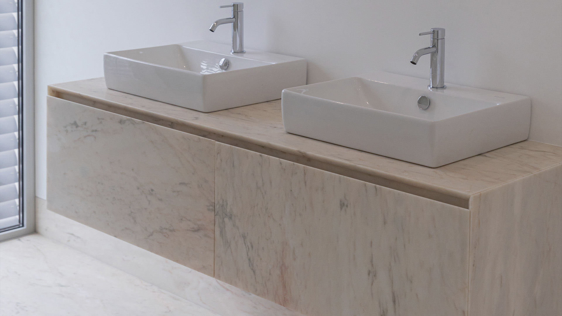 Estremoz Vanity Detail