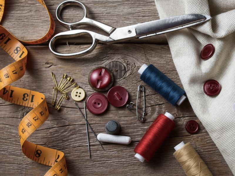Image of sewing threads and scissors