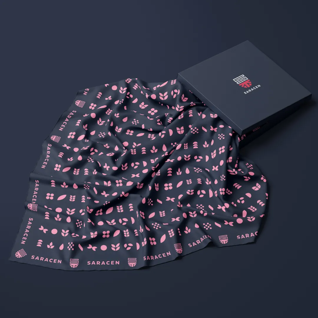 Saracen Horse Feeds – Scarf.