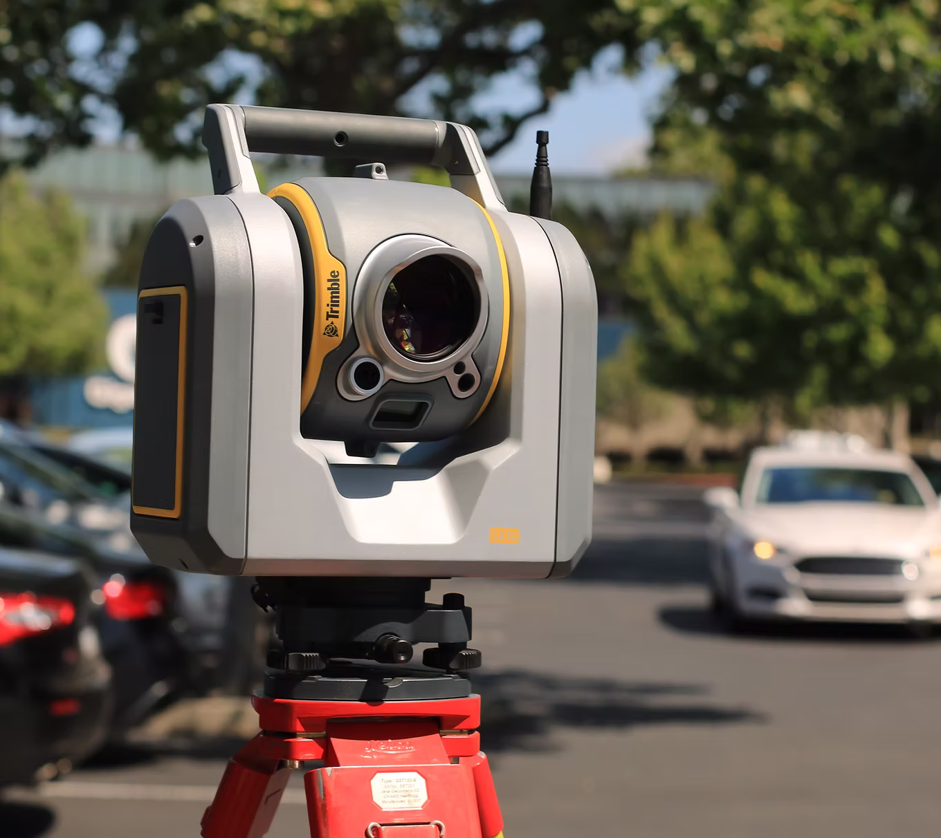 Resilient V2X Communication for Cooperative and Remote Driving