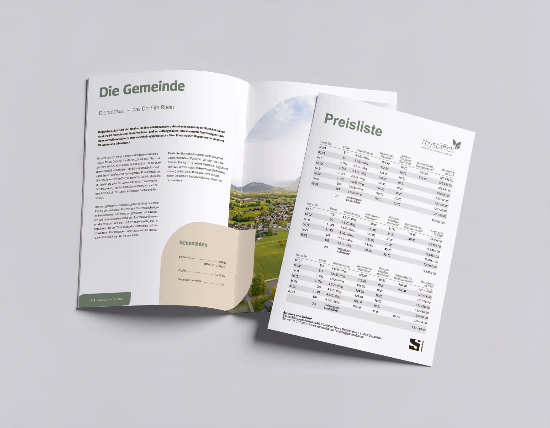 Aufgeschlagene Broschüre zu einem Bauprojekt in der Gemeinde Diepoldsau mit Kennzahlen und Preisliste.