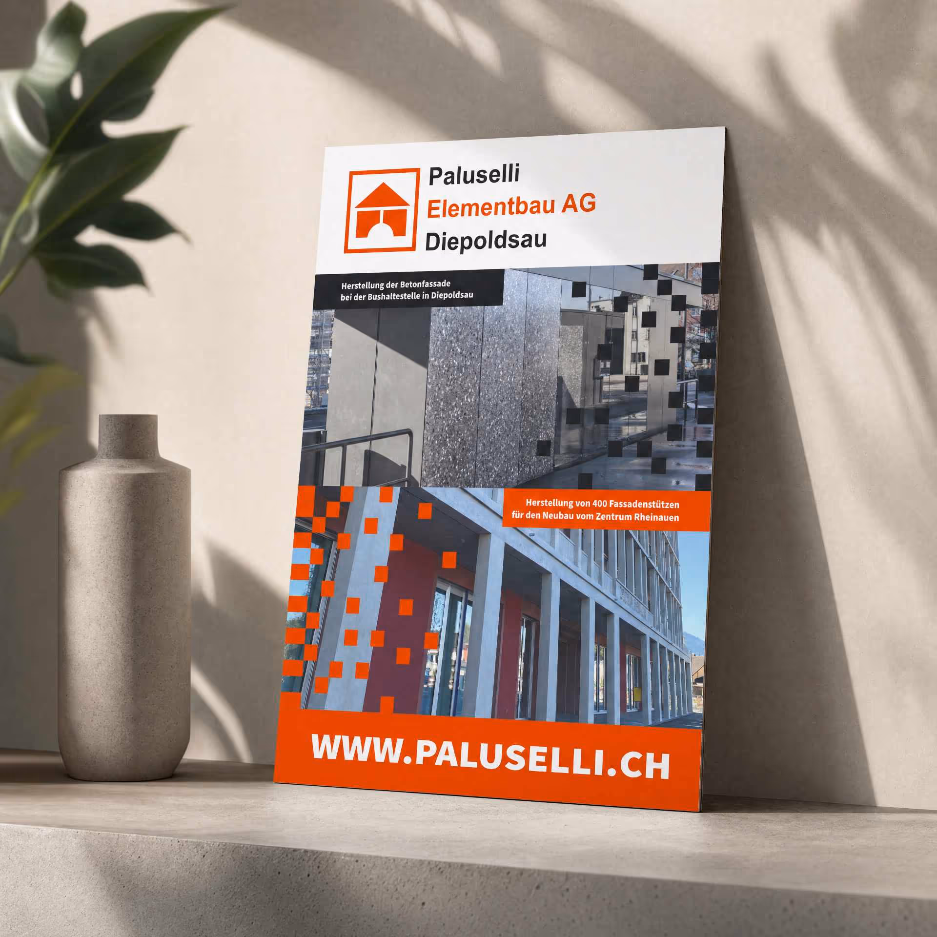 Werbeflyer der Paluselli Elementbau AG Diepoldsau mit Referenzbildern von Betonfassaden, aufgestellt in einer modernen Dekoumgebung.