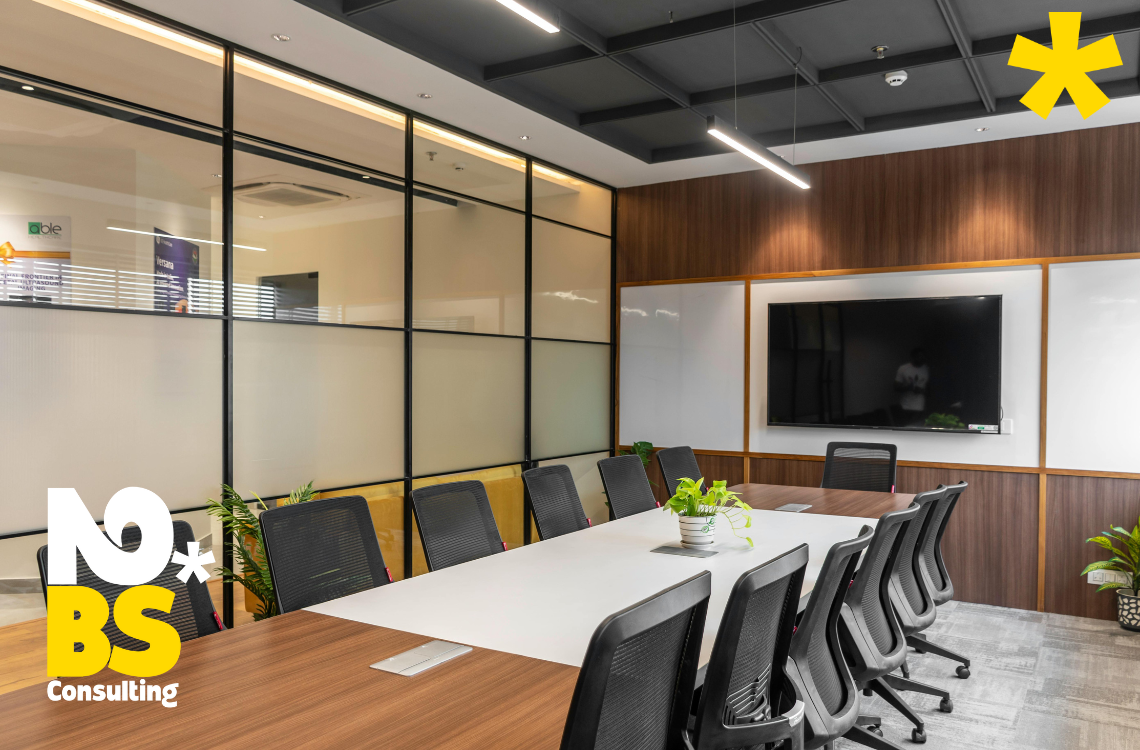 Choix entre différentes portes avec les noms de statut des entreprises engagées (SCOP, etc)