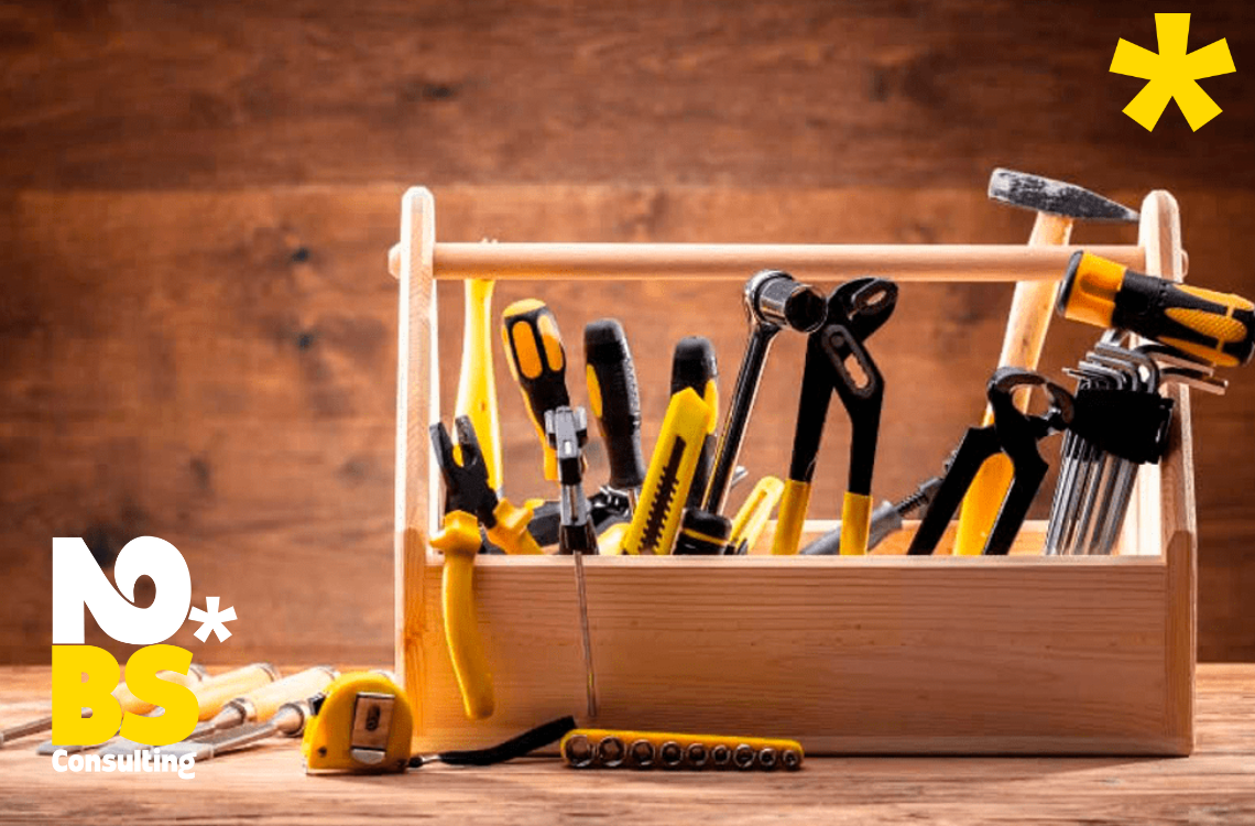 Choix entre différentes portes avec les noms de statut des entreprises engagées (SCOP, etc)