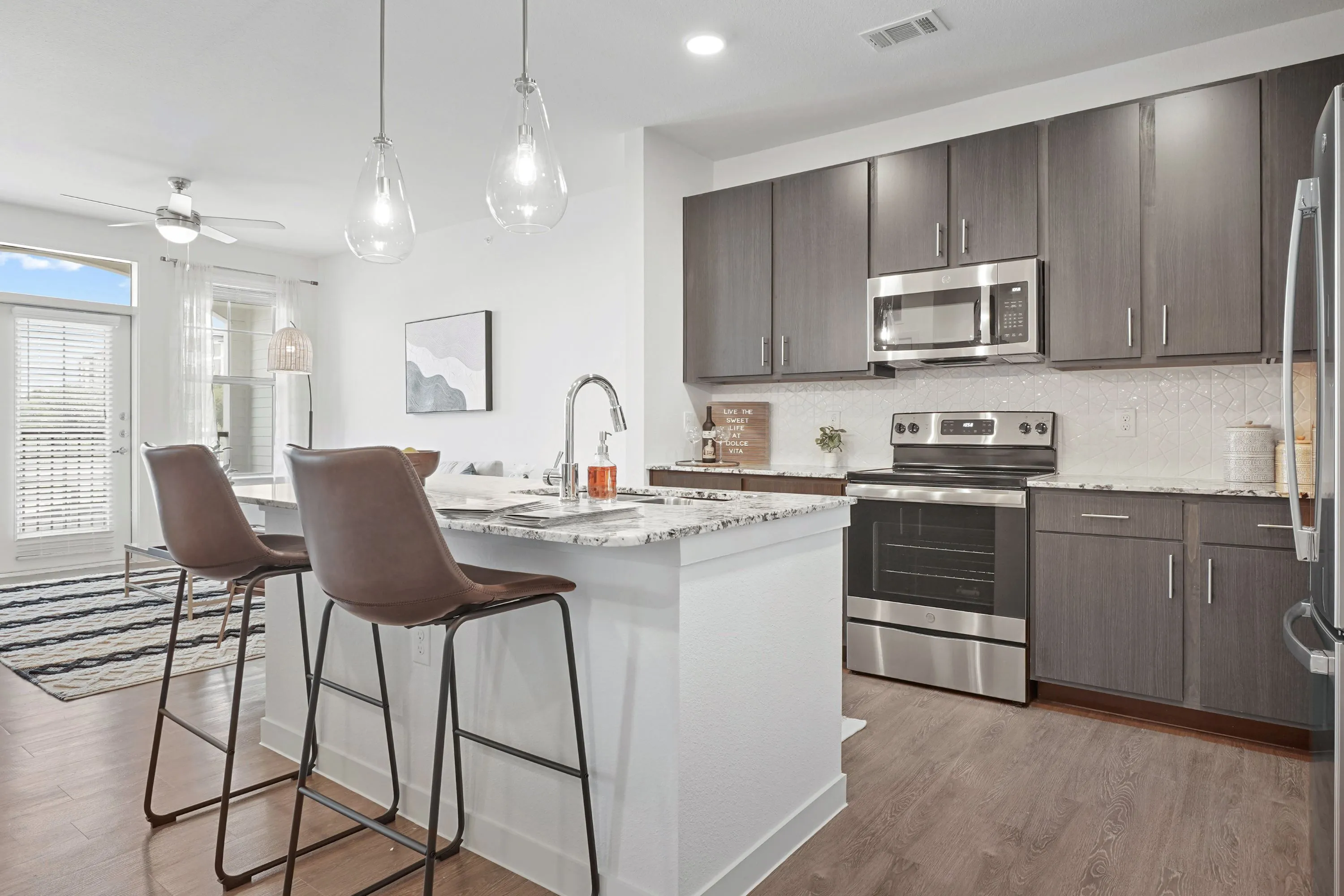 Kitchen bar