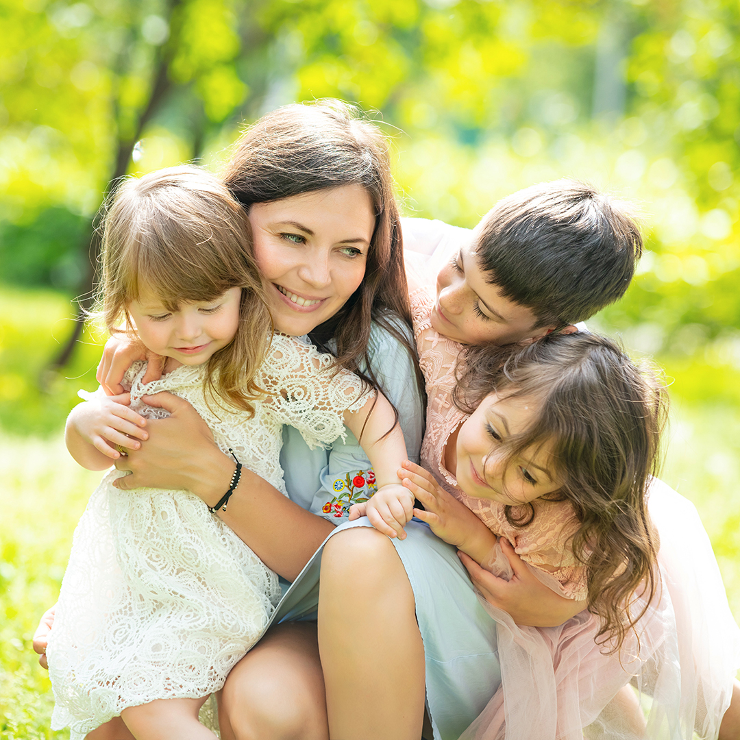 Family smiling. Kairos Counseling & Family Therapy in Dallas tx and new mexico