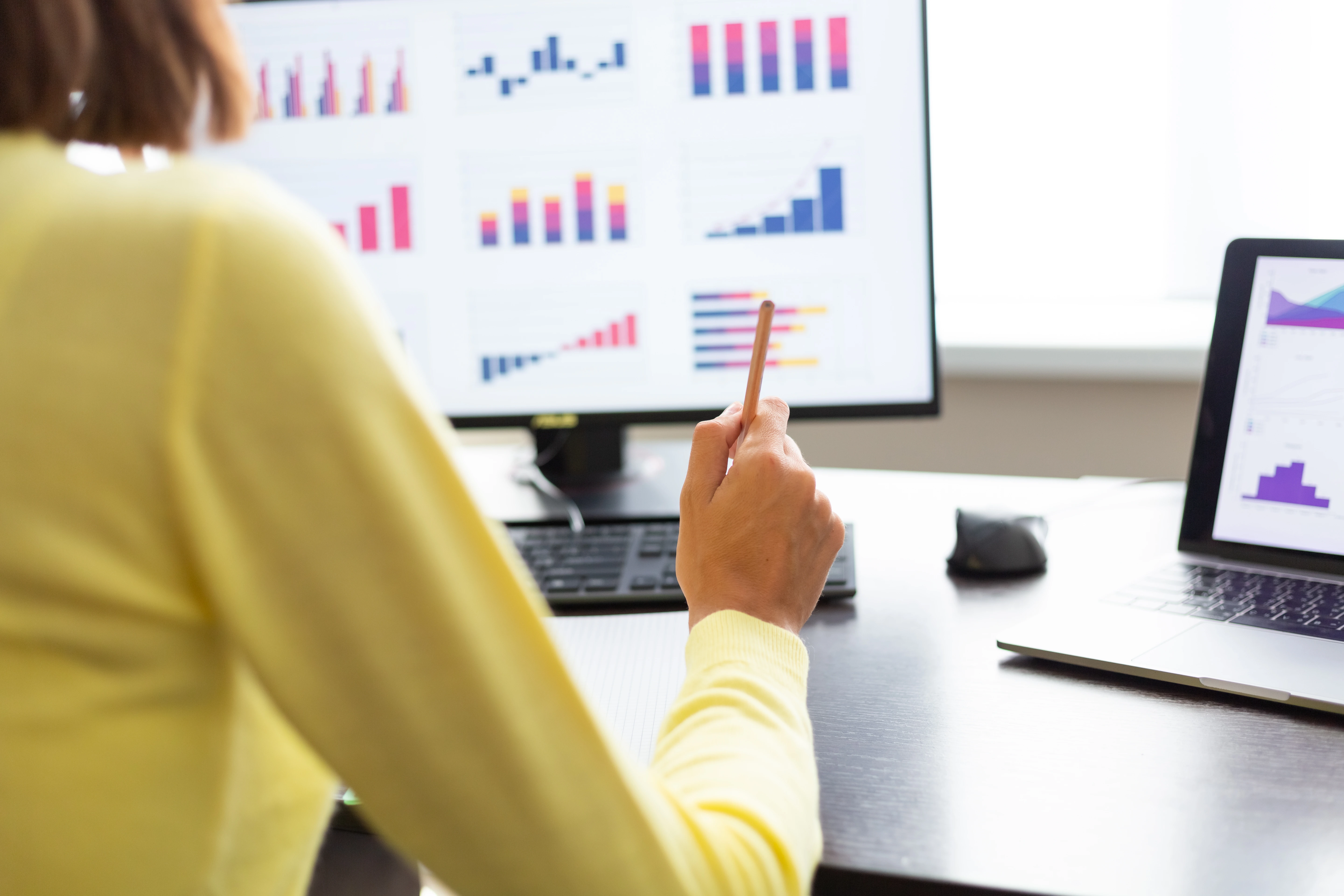 woman analyzing hr data