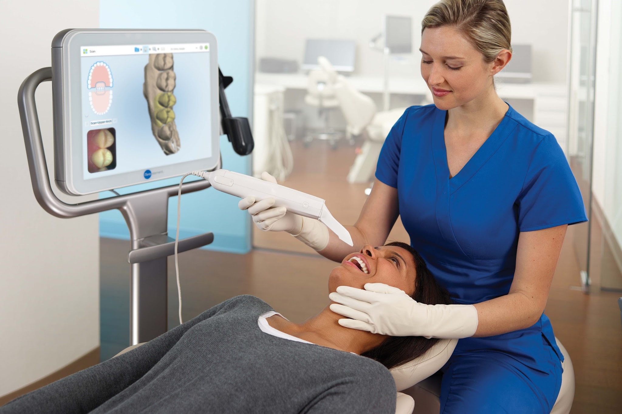 Digital dental scan for Invisalign consultation in Upminster showing 3D teeth imaging