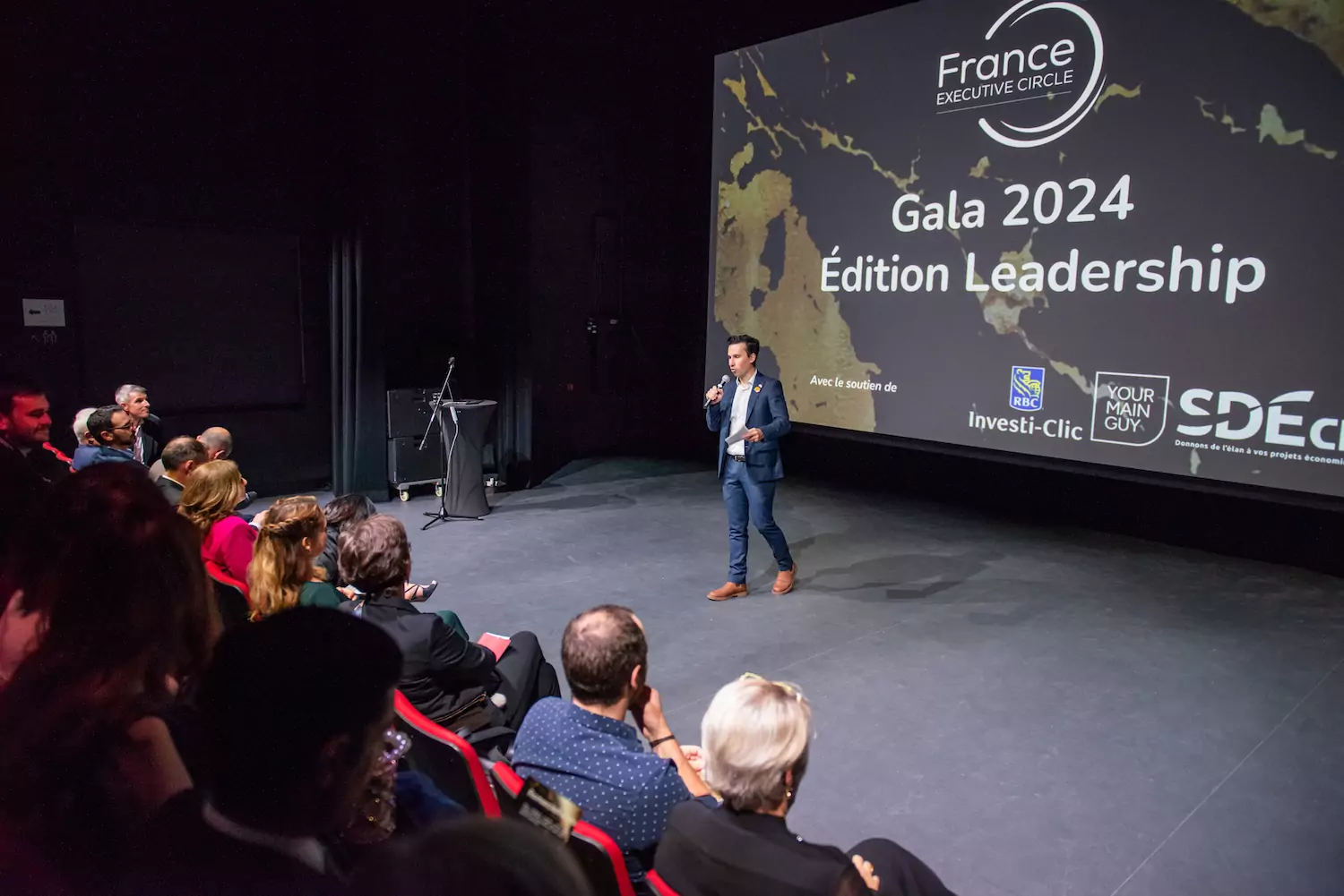 Gala 2024 Julien on stage - France Executive Circle