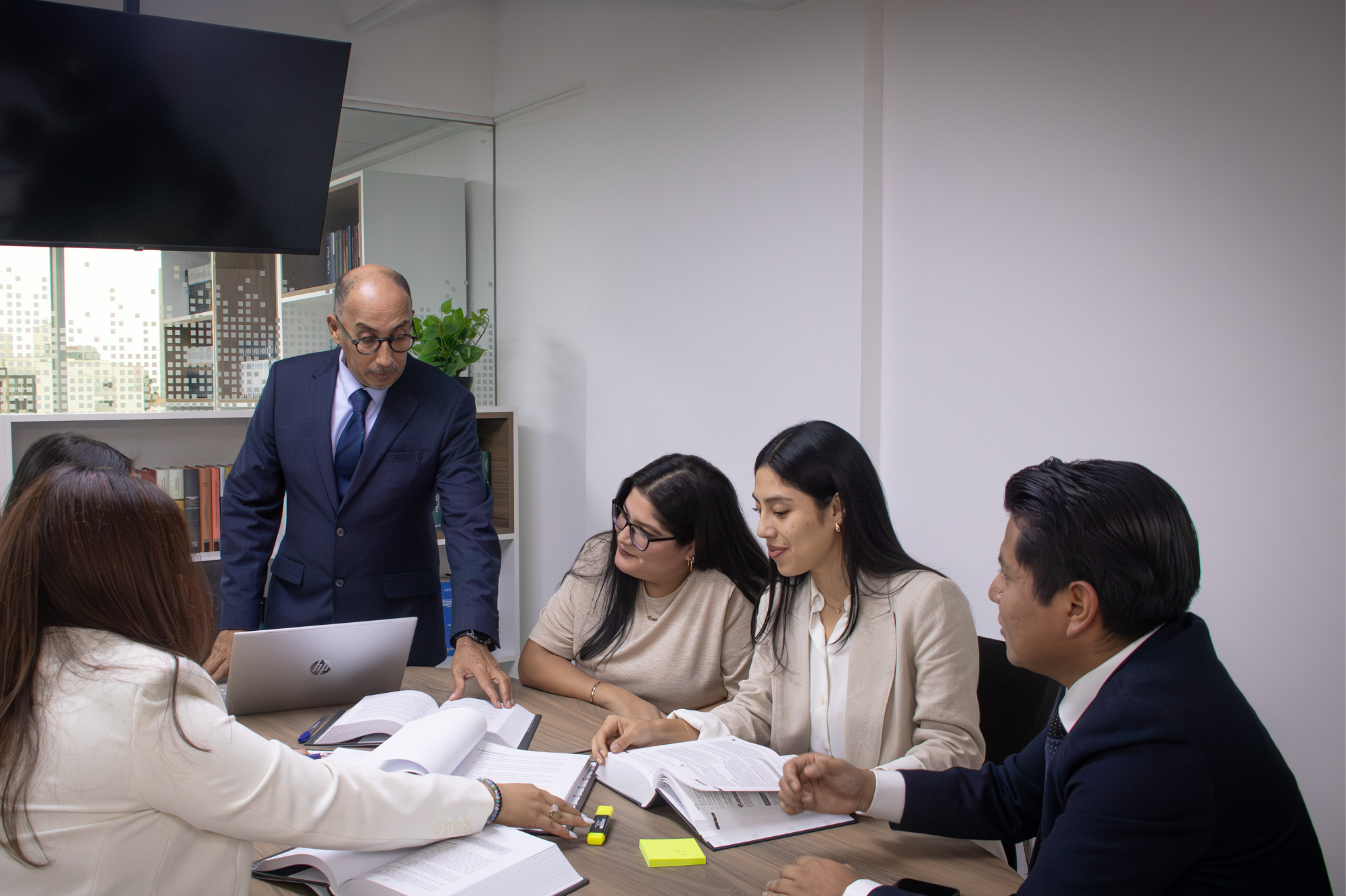 Negociación exitosa en conflicto corporativo