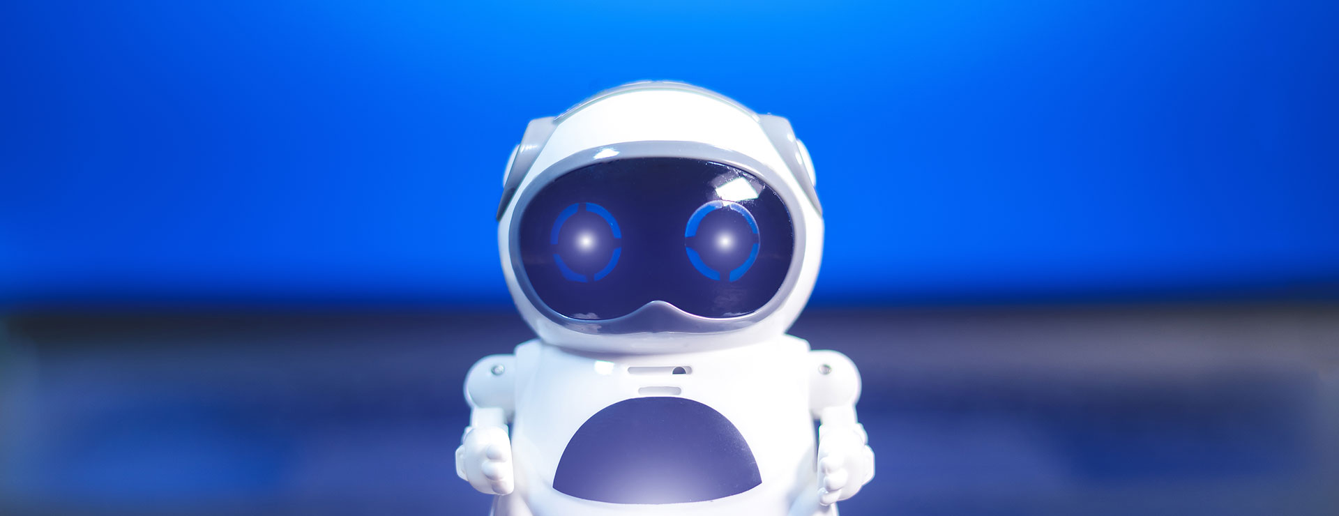 AI doesn’t have to be complicated — the right tools can streamline daily tasks and save hours each week. Here are simple ways small businesses can use AI to stay organized, create content, and work more efficiently.