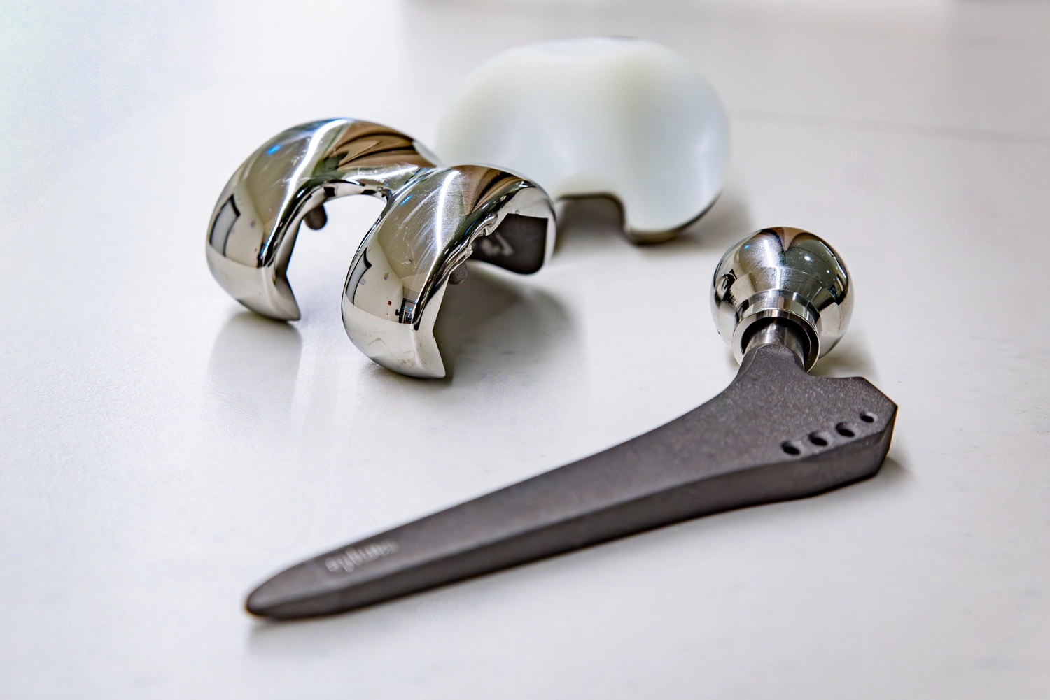 STENUM – Fachklinik für Orthopädie – Orthopädisches Hüftimplantat-Set