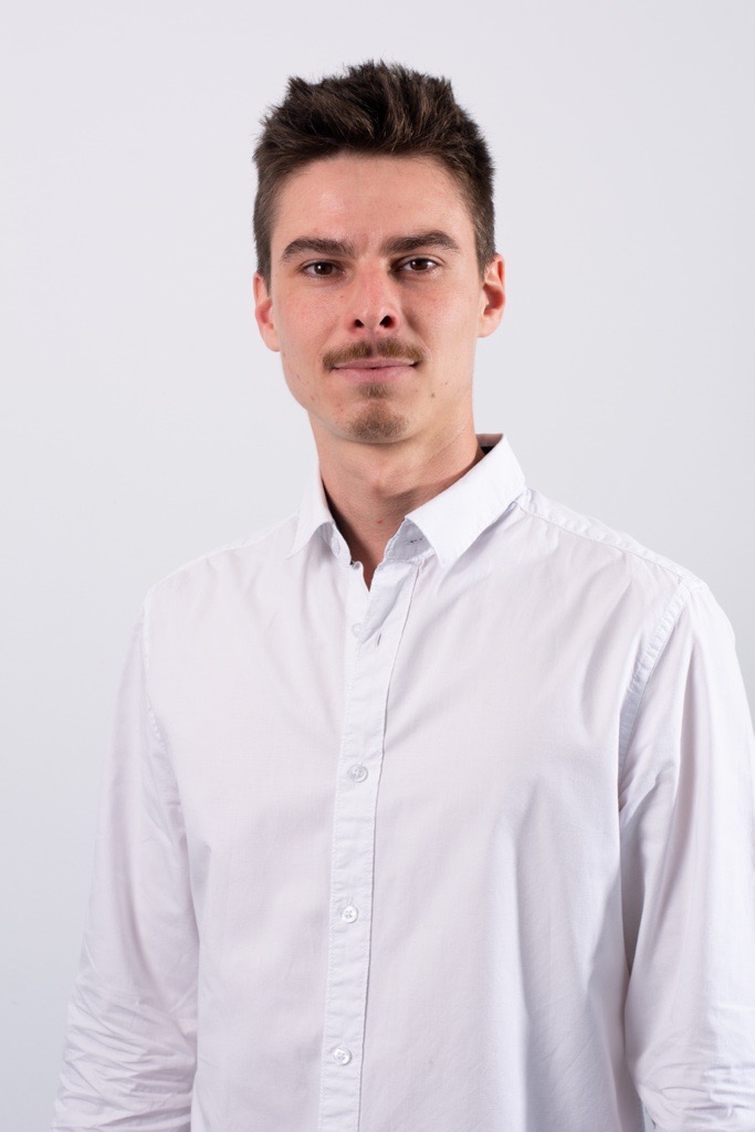 Član ekipe Kisik, strokovnjak na področju izvedbe elektrotehniških del