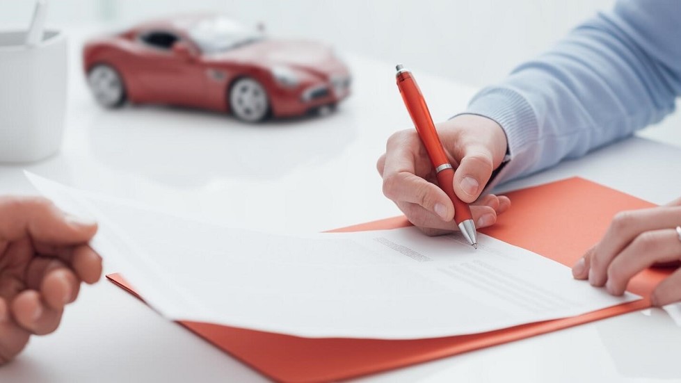 Resilier son assurance auto avec la loi hamon