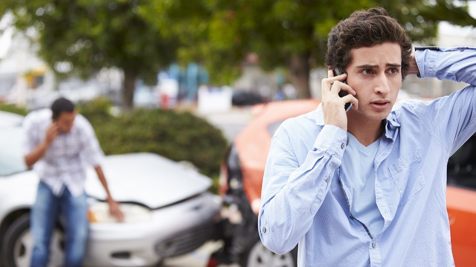 Conducteur appelant son assureur apres un accident responsable