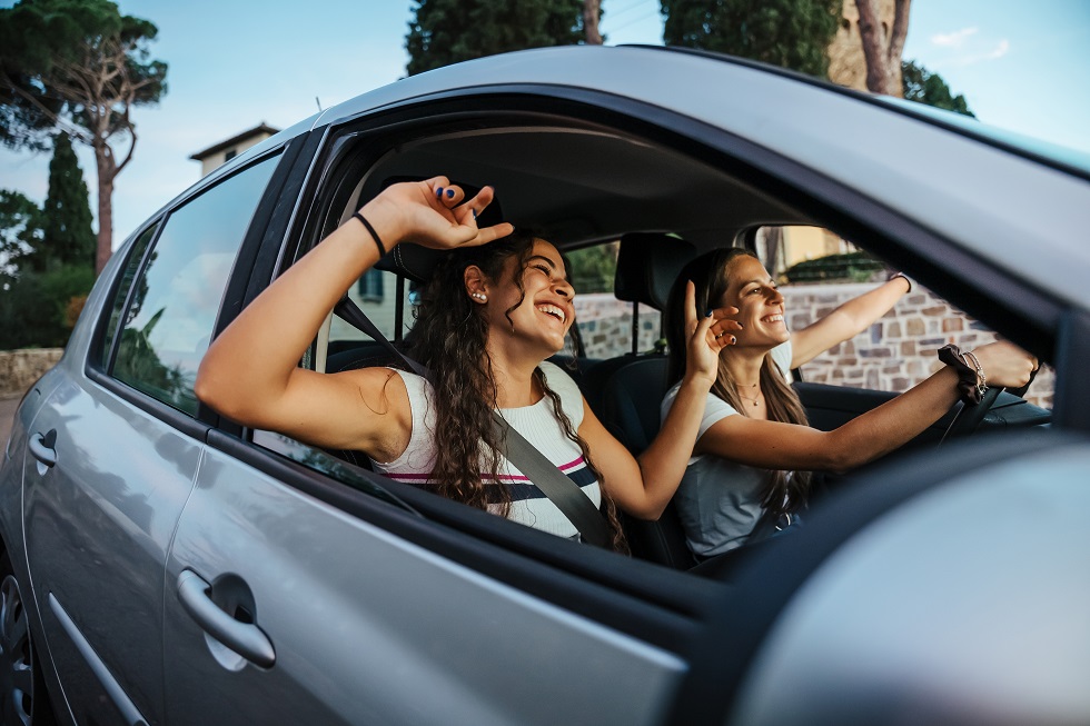 Jeunes conductrices voiture