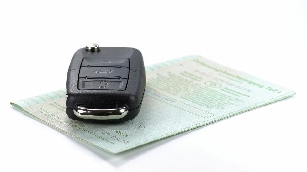Cle voiture carte grise