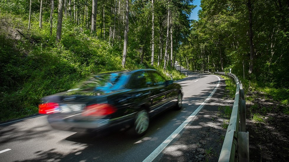 Vitesse voiture route departementale