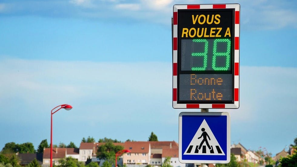Radar pedagogique souhaitant une bonne route