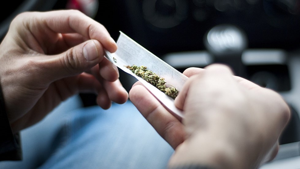 Drogue volant voiture