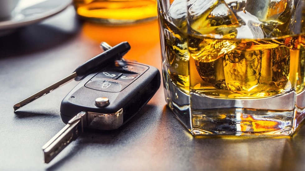 Verre alcool cle voiture