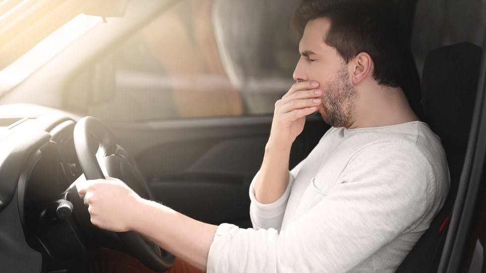 Conducteur baillant pendant conduite