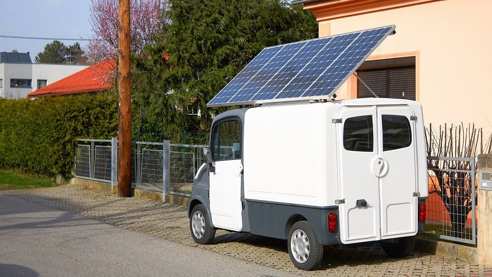 Utilitaire electrique equipe de panneaux solaires