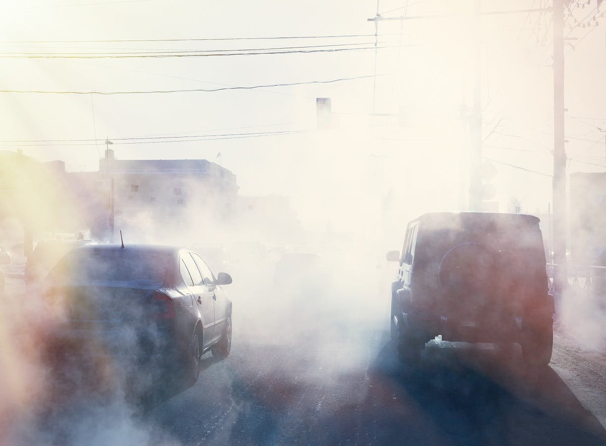 Voitures polluantes en agglomeration