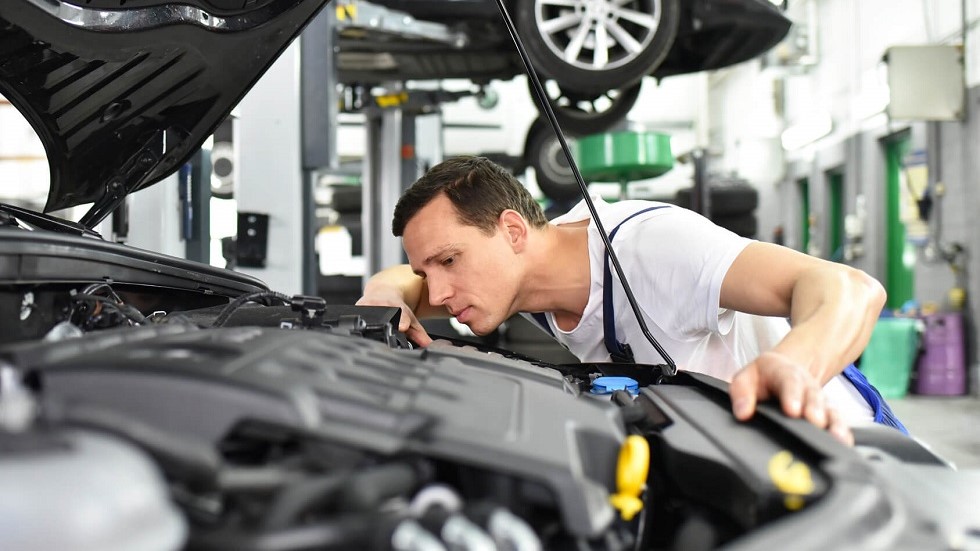 Garagiste verifications moteur voiture