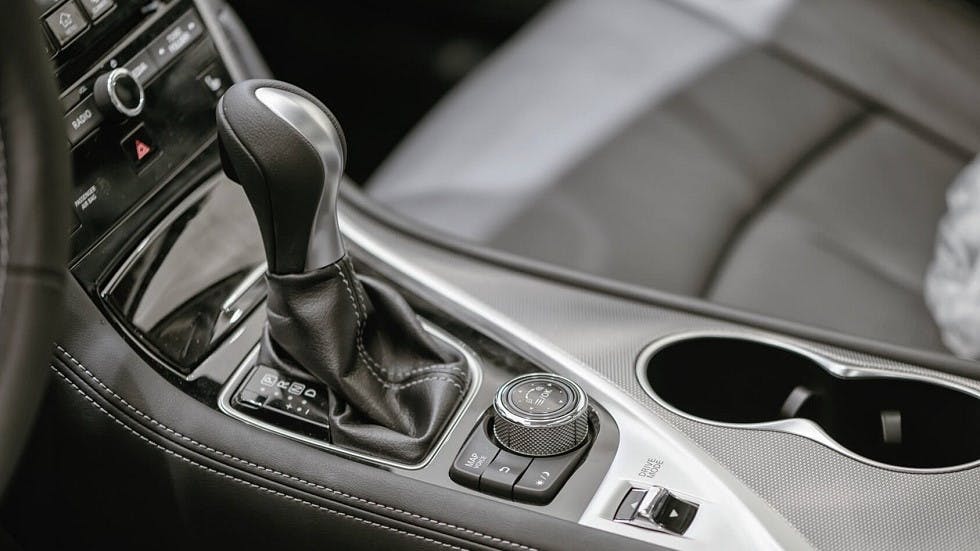 Levier d une boite de vitesses sequentielle