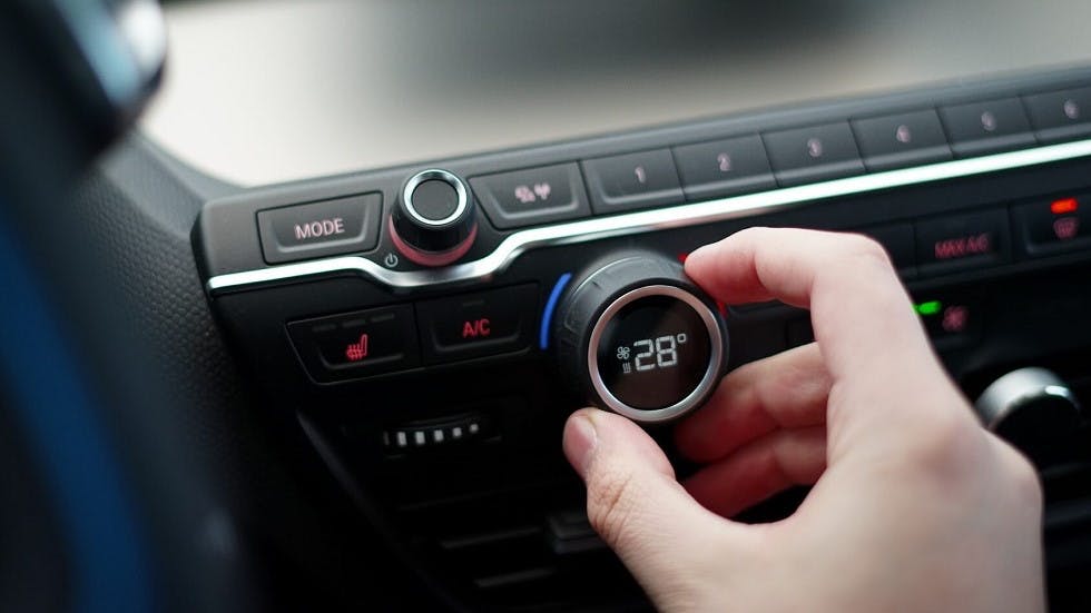 Reglage chauffage voiture tableau bord