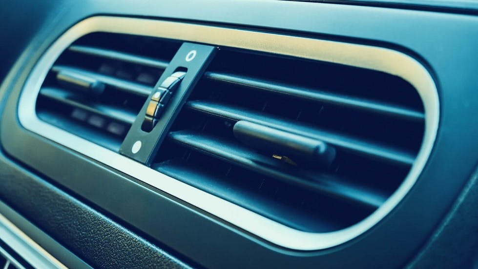 Grille ventilation voiture