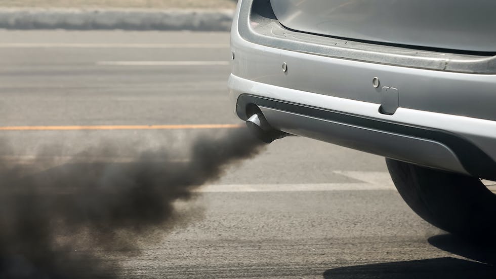 Voiture encrassement fumee noire