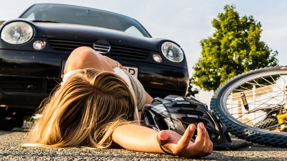 Cycliste accident collision aide freinage urgence