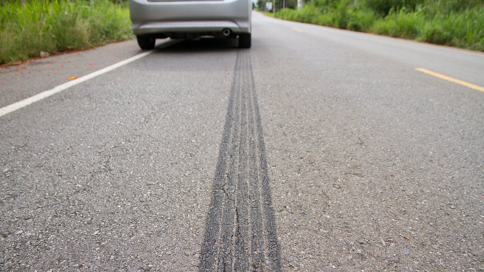 Trace de frein sur une route