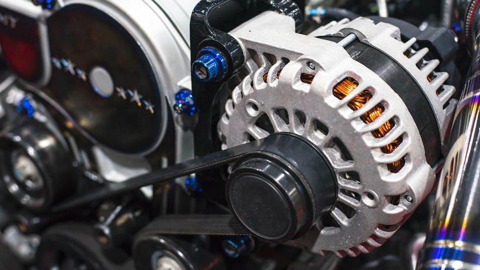 Alternateur moteur d une voiture