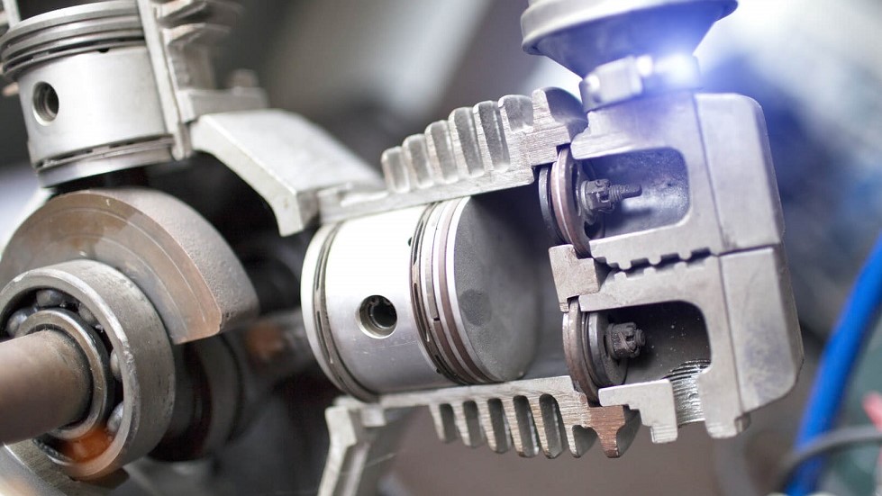 Piston coupe moteur voiture