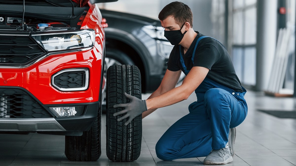 Changement pneu voiture