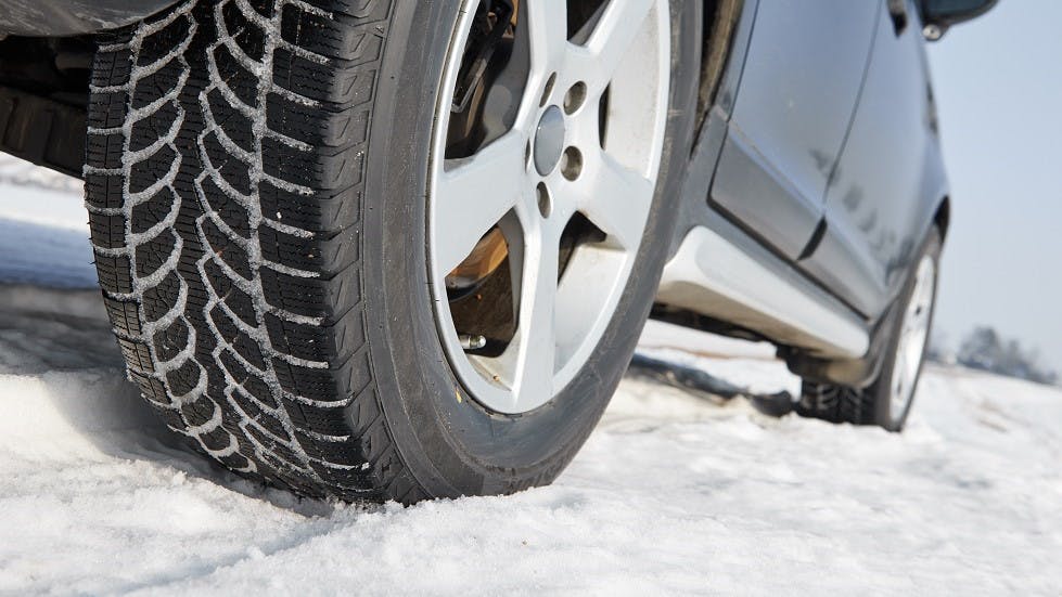 Pneu voiture adherence