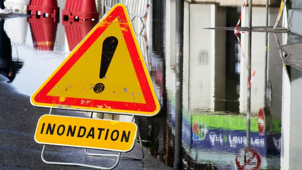Panneau de danger temporaire inondation