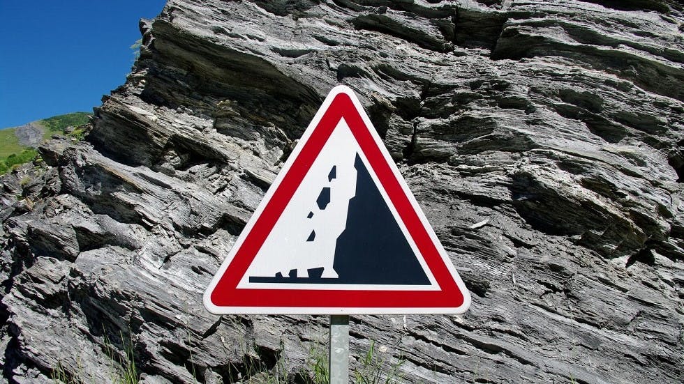 Panneau risque chute pierres