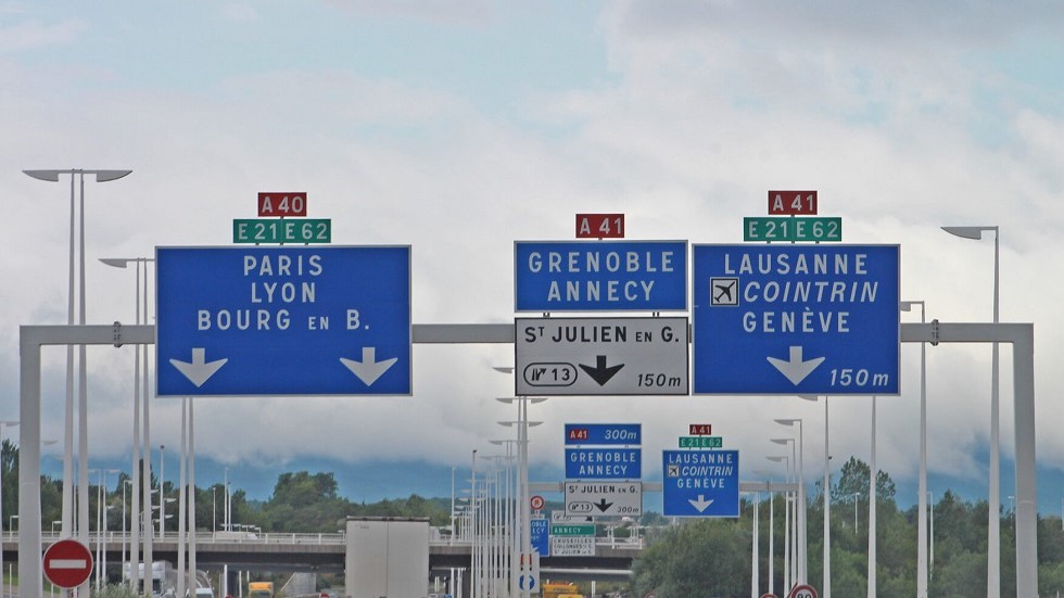 Dimensions panneaux autoroutes