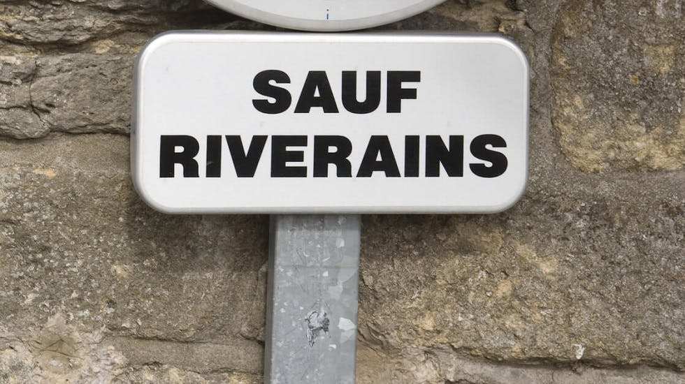 Panonceau sauf riverains
