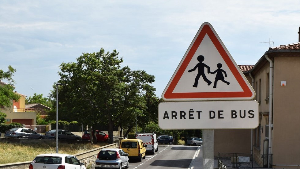 Panneau danger enfants arret bus