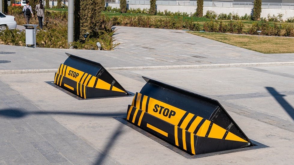 Obstacles escamotables voies circulation