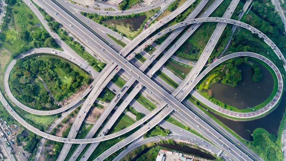 Echangeur double autoroute